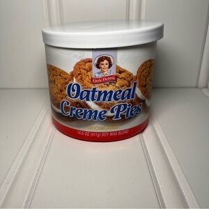 Goose Creek NWT (NOT burned) Little Debbie Oatmeal Crème Pies 3-Wick Candle